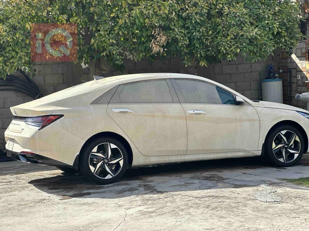 هیوندای ئەلەنترا